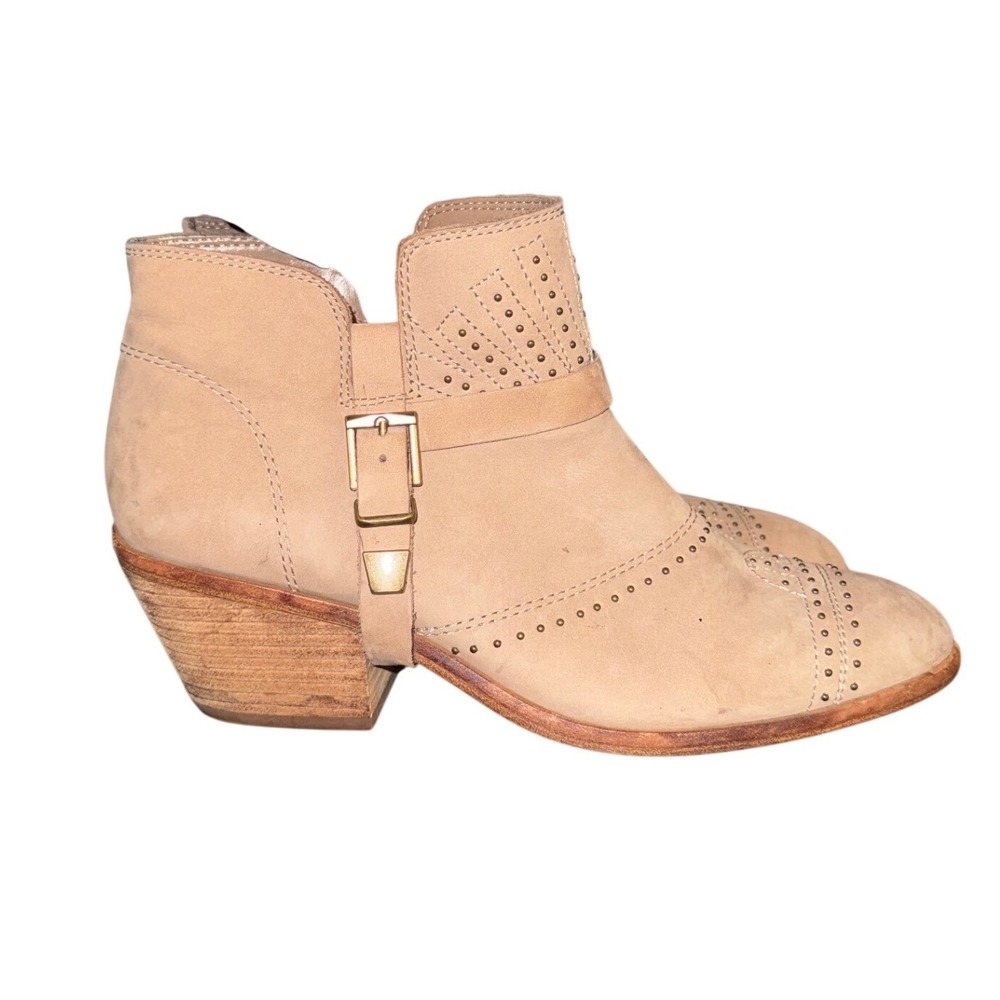 Vince Camuto Dorintina Nude western boho Leather Studded Buckle Ankle Booties - Picture 2 of 8